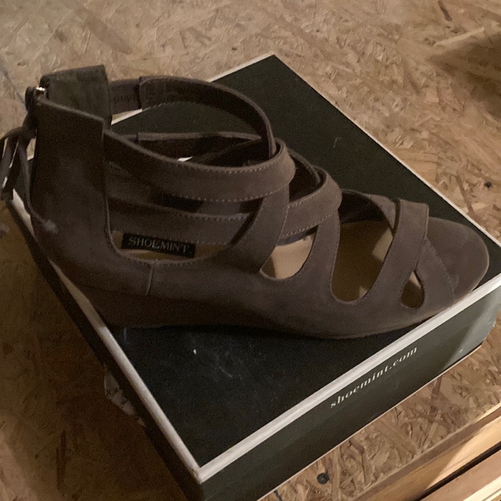 Shoemint Women's Brown Sandals